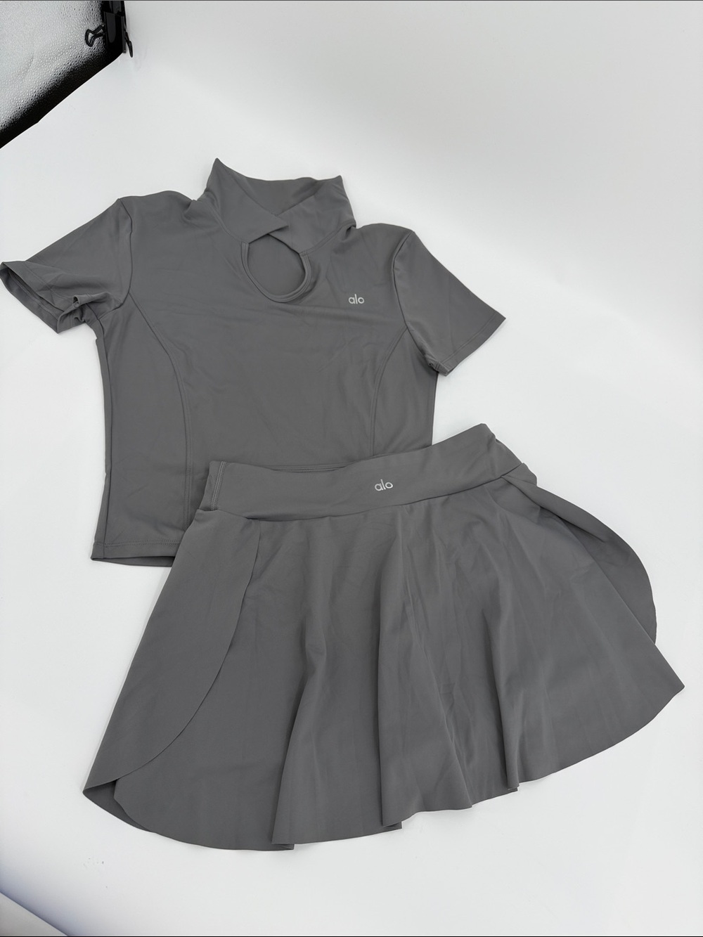 ALO Yoga Gray Pleated Skirt Set with Short Sleeve Top